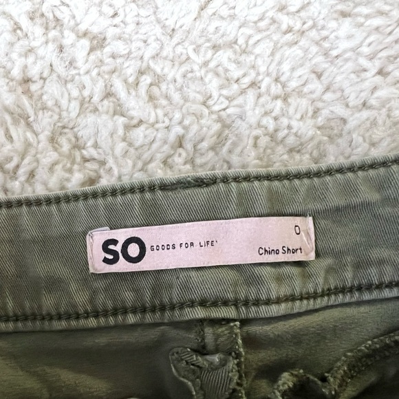 Women's Size 0 SO Olive Green Chino Shorts - Picture 2 of 5